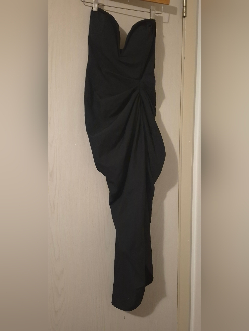 PrettyLittleThing Black Strapless Draped Midi Dress (US 4)